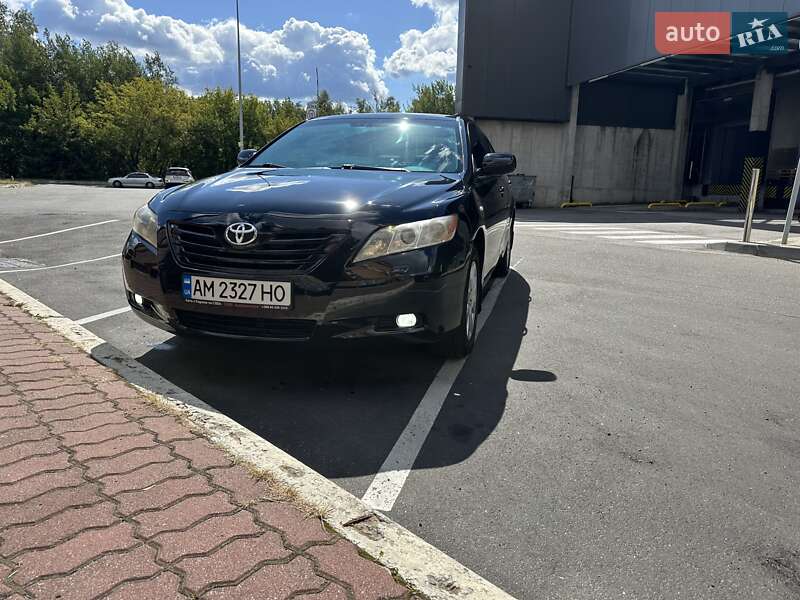 Седан Toyota Camry 2007 в Киеве