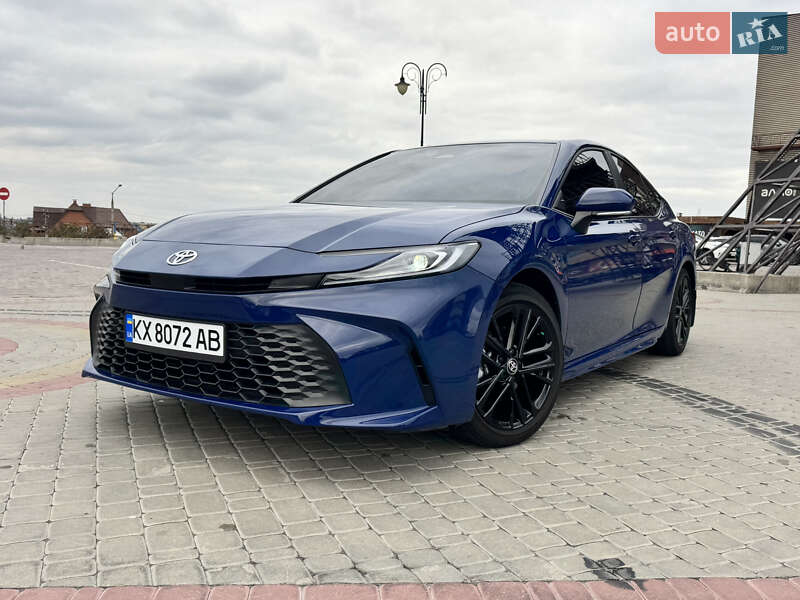 Седан Toyota Camry 2024 в Харькове