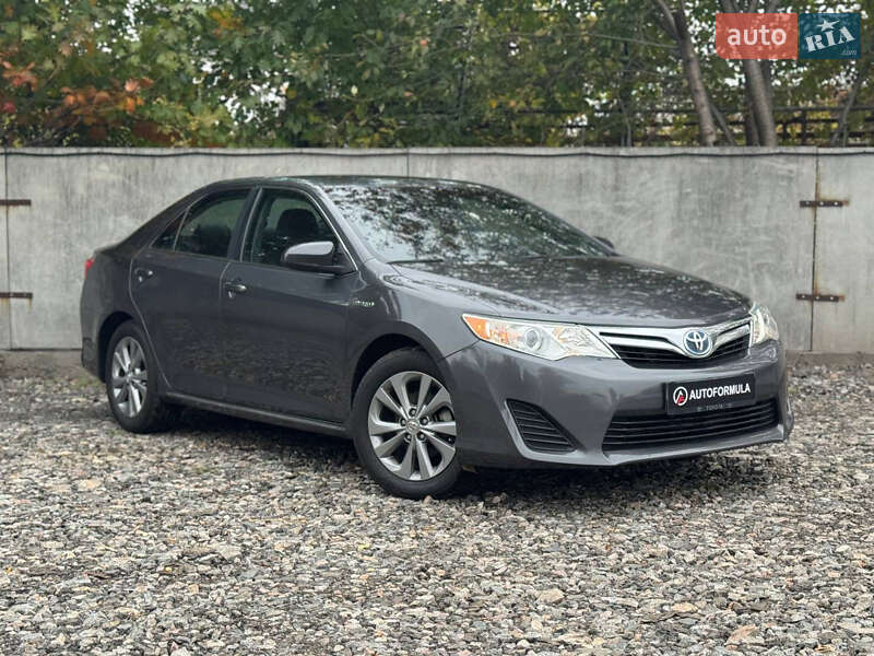 Седан Toyota Camry 2012 в Киеве