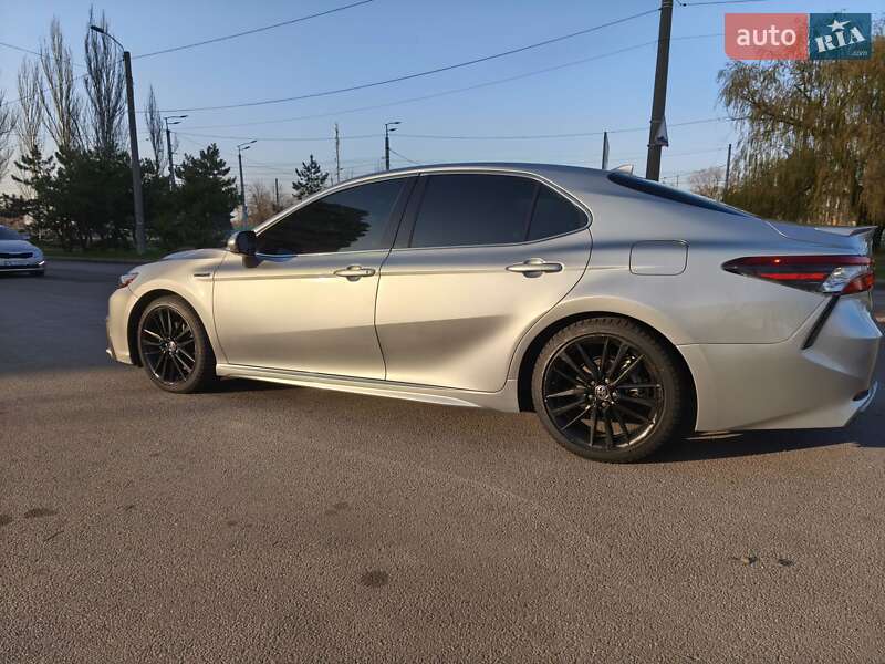 Седан Toyota Camry 2021 в Днепре