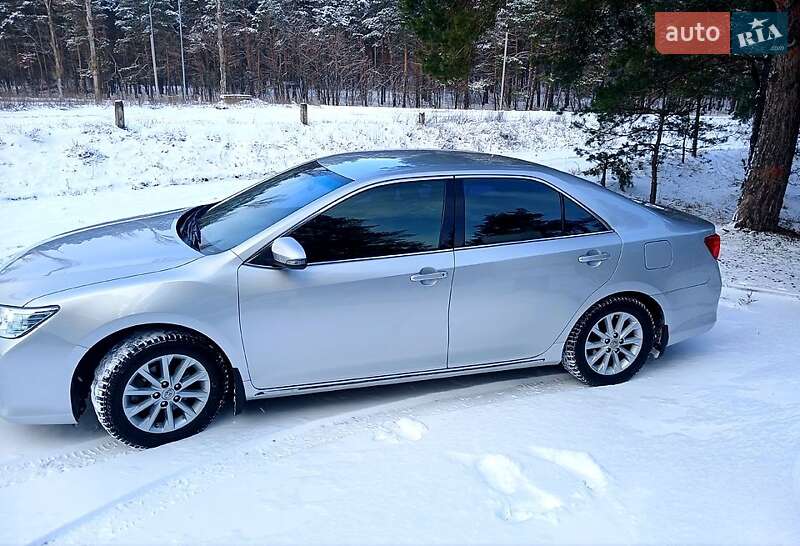 Седан Toyota Camry 2012 в Саврани