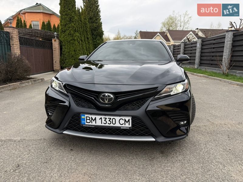 Седан Toyota Camry 2019 в Києві