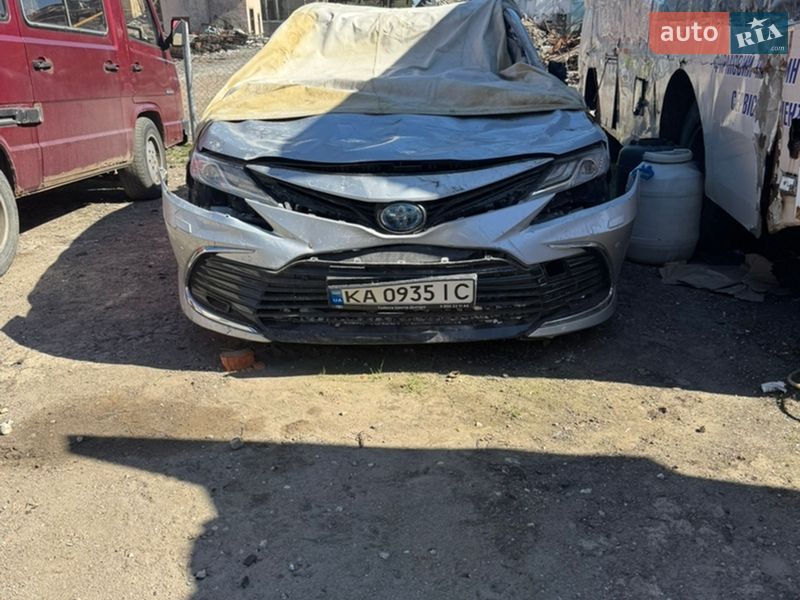 Седан Toyota Camry 2022 в Днепре