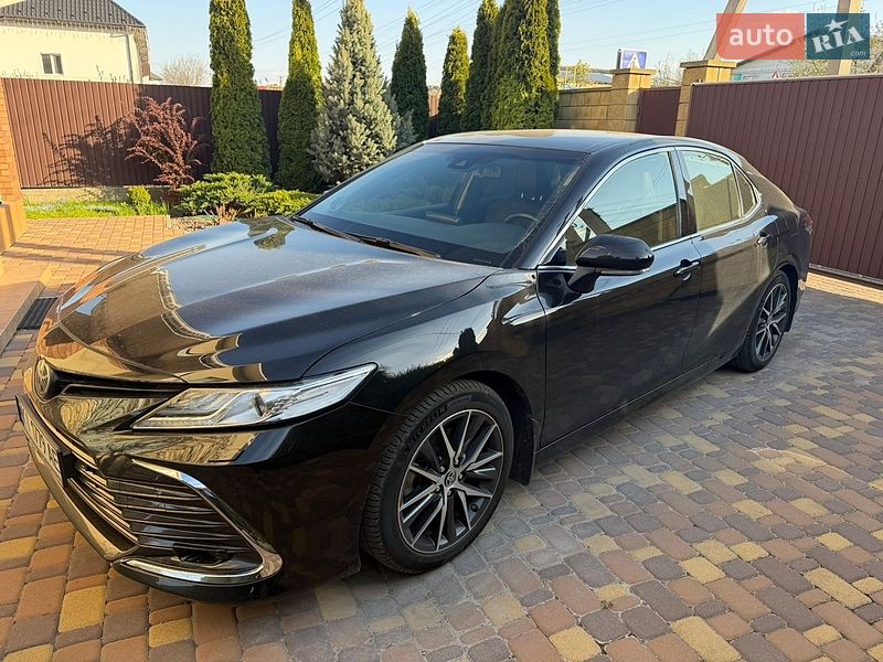 Седан Toyota Camry 2021 в Киеве