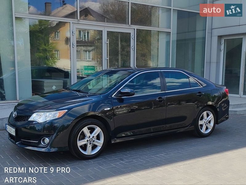 Седан Toyota Camry 2013 в Каменском
