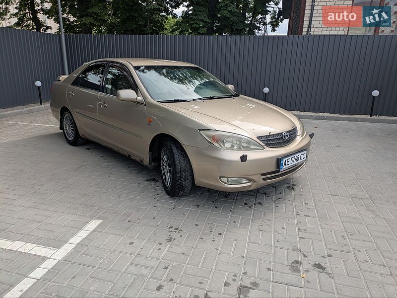 Седан Toyota Camry 2003 в Днепре