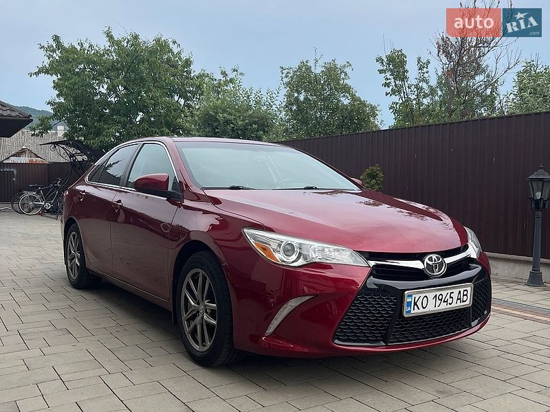 Седан Toyota Camry 2015 в Виноградове