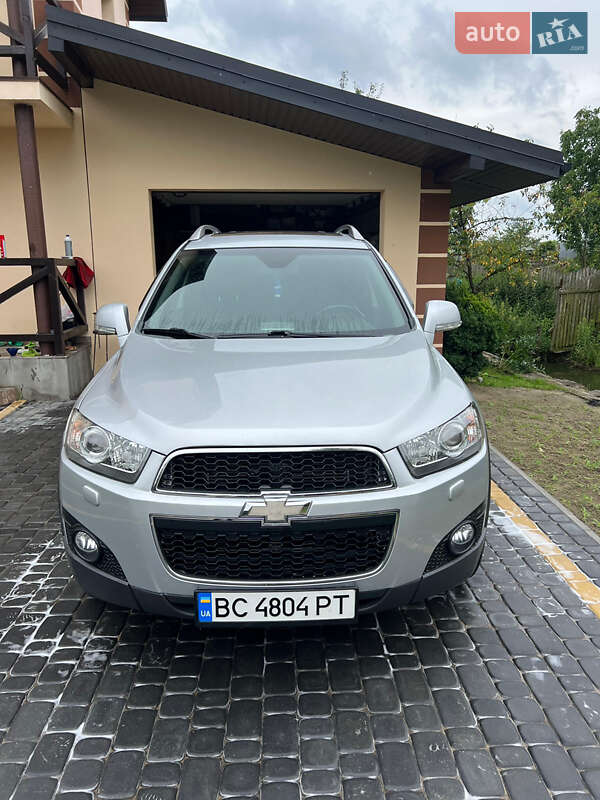 Внедорожник / Кроссовер Chevrolet Captiva 2011 в Новояворовске