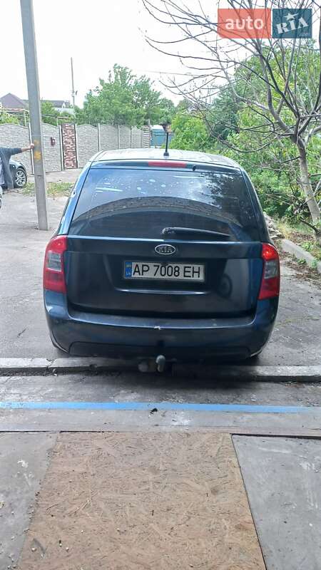 Минивэн Kia Carens 2008 в Запорожье