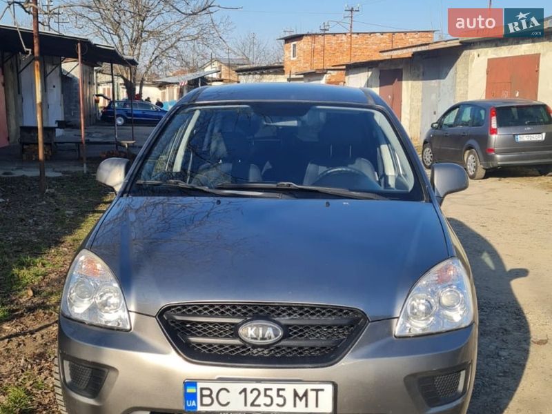 Минивэн Kia Carens 2008 в Стрые