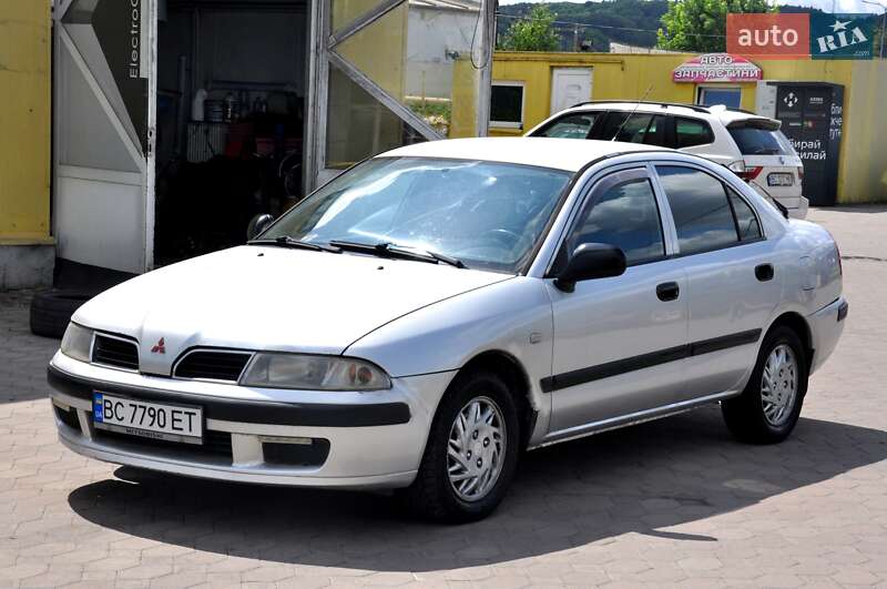 Лифтбек Mitsubishi Carisma 2000 в Львове
