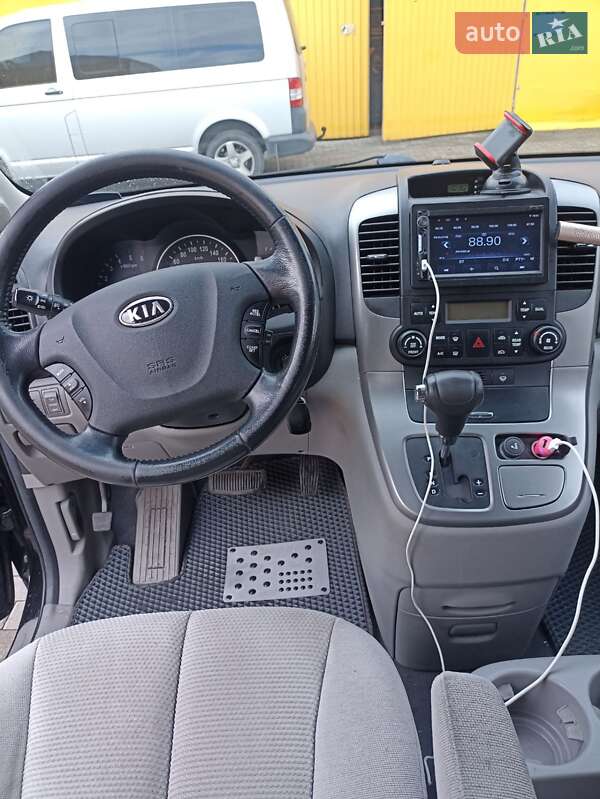 Минивэн Kia Carnival 2008 в Новояворовске Минивэн Kia Carnival 2008 в Новояворовске