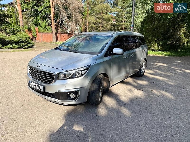 Минивэн Kia Carnival 2015 в Харькове Минивэн Kia Carnival 2015 в Харькове