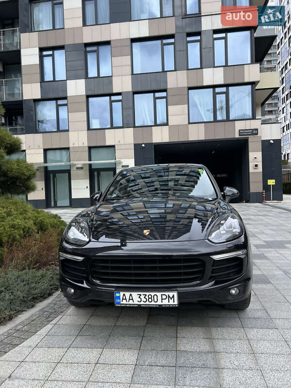 Позашляховик / Кросовер Porsche Cayenne 2017 в Києві