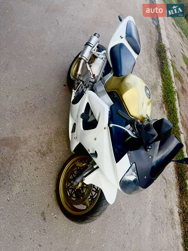 Спортбайк Honda CBR 929RR 2001 в Вольнянске Спортбайк Honda CBR 929RR 2001 в Вольнянске