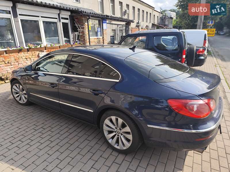 Купе Volkswagen CC / Passat CC 2011 в Киеве