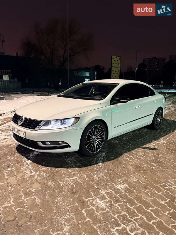Купе Volkswagen CC / Passat CC 2016 в Киеве