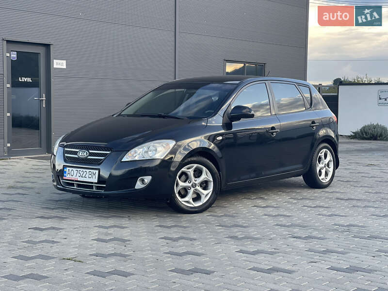 Хэтчбек Kia Ceed 2008 в Хусте Хэтчбек Kia Ceed 2008 в Хусте
