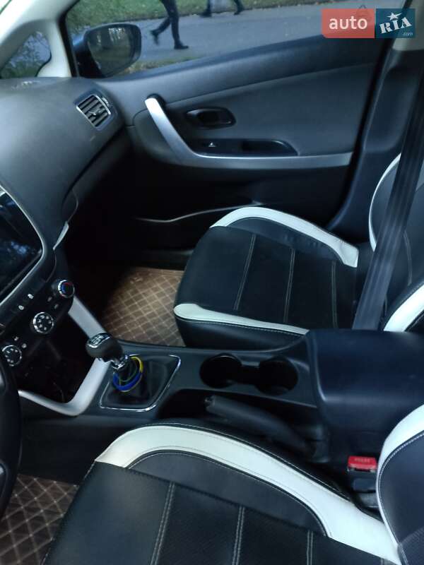 Хэтчбек Kia Ceed 2012 в Винниках