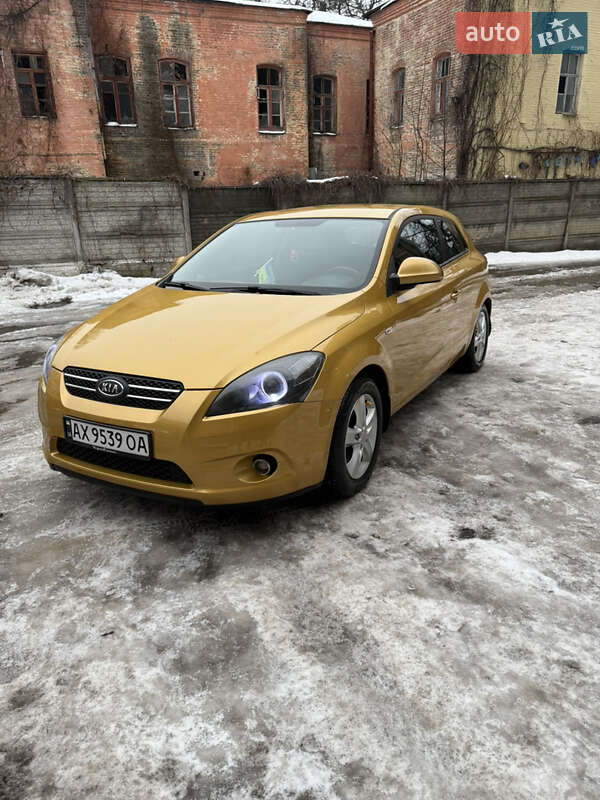 Хетчбек Kia Ceed 2008 в Харкові Хетчбек Kia Ceed 2008 в Харкові