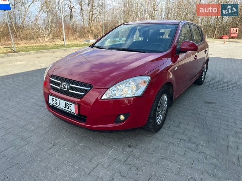 Хэтчбек Kia Ceed 2008 в Калуше