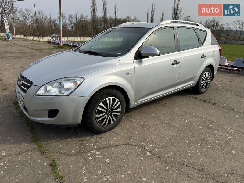 Универсал Kia Ceed 2008 в Ладыжине