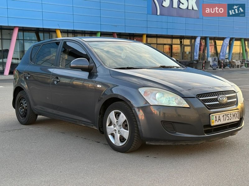 Хэтчбек Kia Ceed 2008 в Киеве