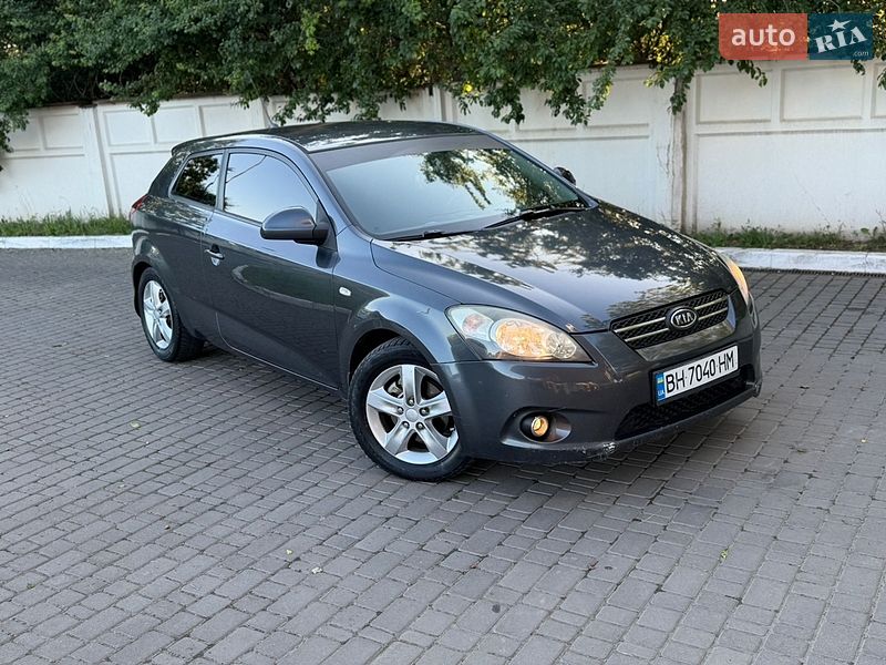 Хэтчбек Kia Ceed 2008 в Одессе