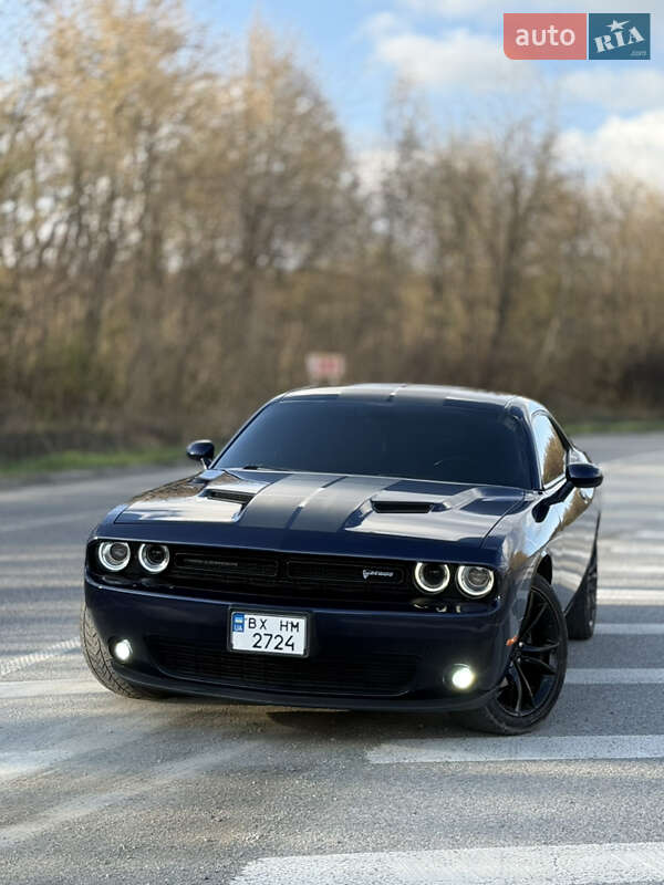 Купе Dodge Challenger 2016 в Каменец-Подольском Купе Dodge Challenger 2016 в Каменец-Подольском