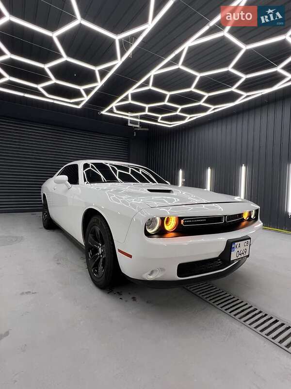 Купе Dodge Challenger 2015 в Києві Купе Dodge Challenger 2015 в Києві