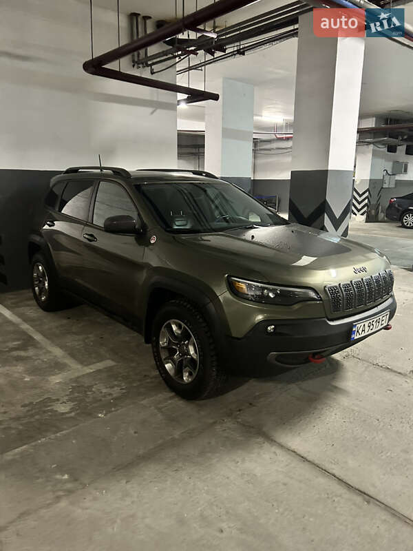 Внедорожник / Кроссовер Jeep Cherokee 2019 в Киеве