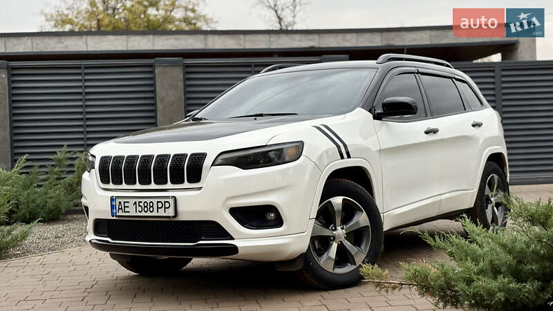 Внедорожник / Кроссовер Jeep Cherokee 2019 в Кривом Роге