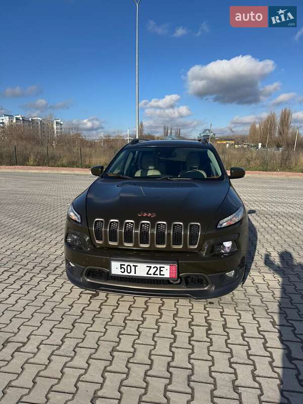 Внедорожник / Кроссовер Jeep Cherokee 2016 в Каменец-Подольском