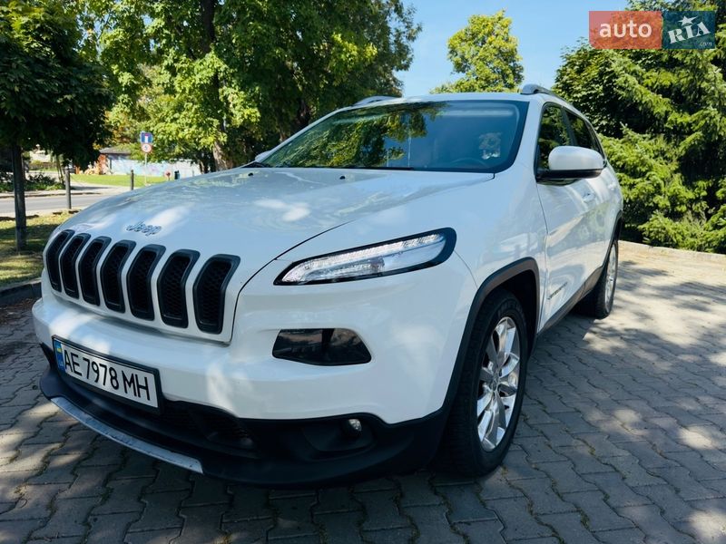 Позашляховик / Кросовер Jeep Cherokee 2016 в Дніпрі Позашляховик / Кросовер Jeep Cherokee 2016 в Дніпрі