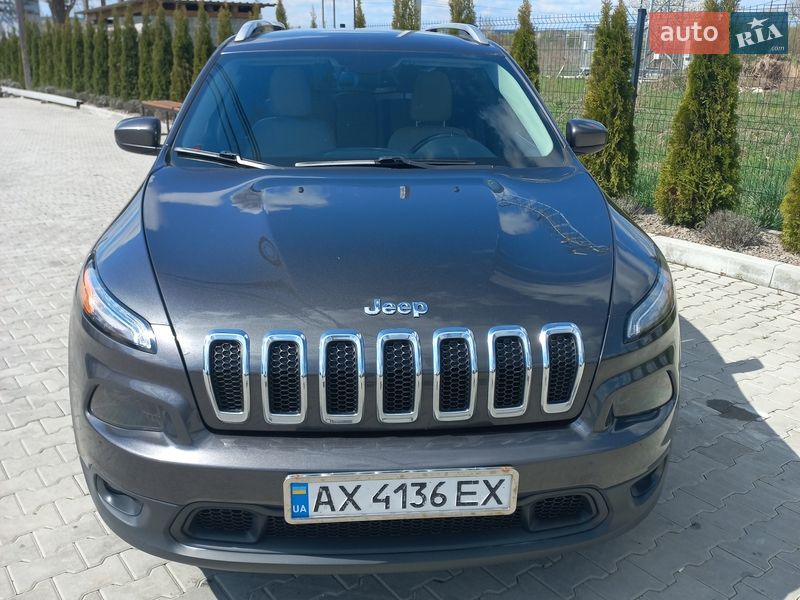 Позашляховик / Кросовер Jeep Cherokee 2015 в Пустомитах