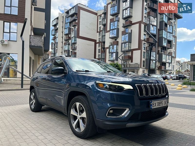 Внедорожник / Кроссовер Jeep Cherokee 2020 в Хмельницком