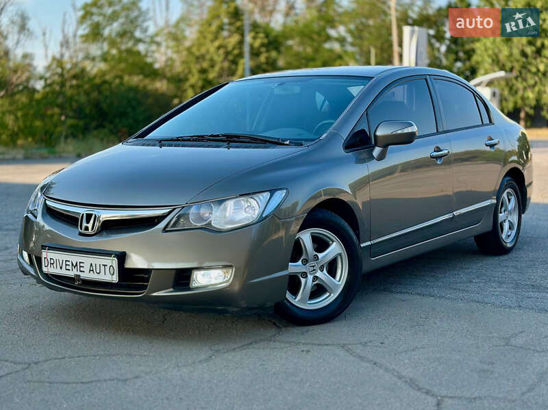 Седан Honda Civic 2006 в Днепре
