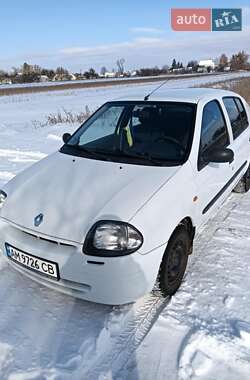 Седан Renault Clio Symbol 2001 в Романіву