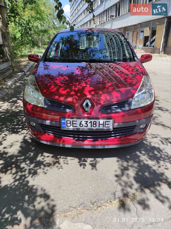 Хэтчбек Renault Clio 2006 в Николаеве
