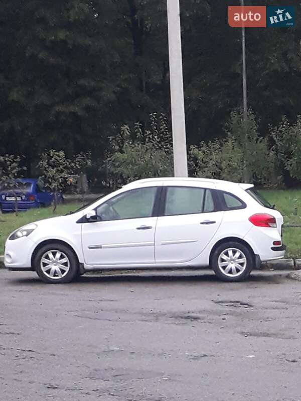Універсал Renault Clio 2011 в Івано-Франківську