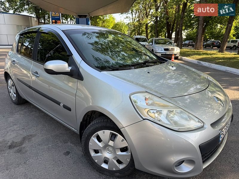 Хэтчбек Renault Clio 2010 в Львове