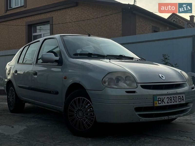 Хэтчбек Renault Clio 2002 в Костополе