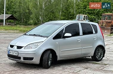 Хэтчбек Mitsubishi Colt 2006 в Емильчине