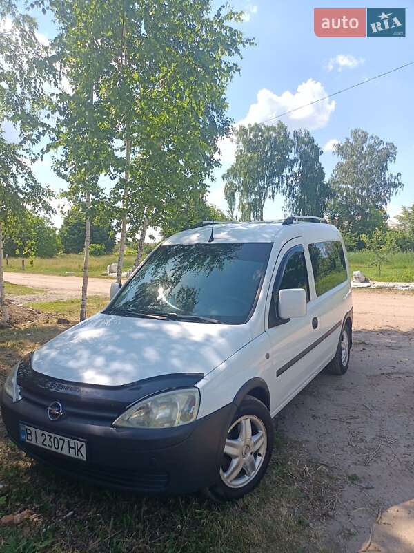 Минивэн Opel Combo 2006 в Лубнах