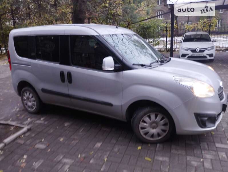 Минивэн Opel Combo 2012 в Запорожье Минивэн Opel Combo 2012 в Запорожье
