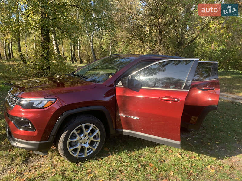 Внедорожник / Кроссовер Jeep Compass 2022 в Ромнах