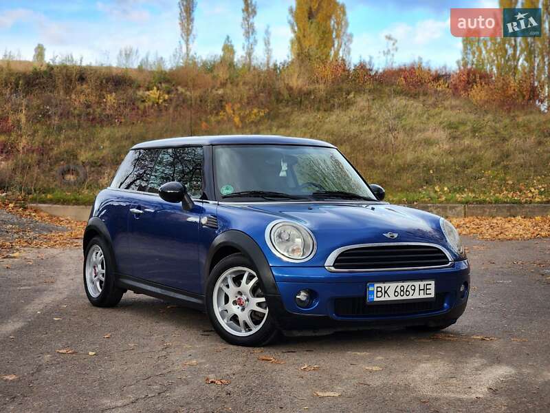 Хэтчбек MINI Cooper 2008 в Ровно