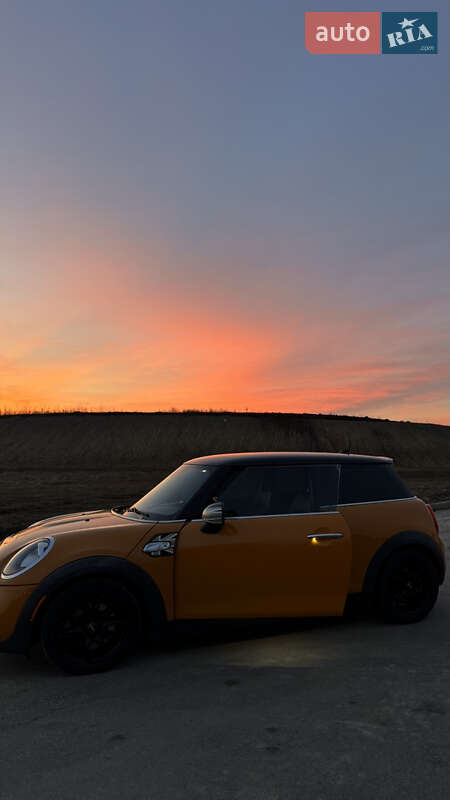 Хэтчбек MINI Cooper 2014 в Ровно Хэтчбек MINI Cooper 2014 в Ровно