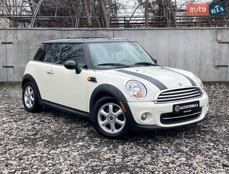 Хэтчбек MINI Cooper 2011 в Киеве