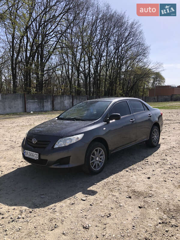 Седан Toyota Corolla 2008 в Умані